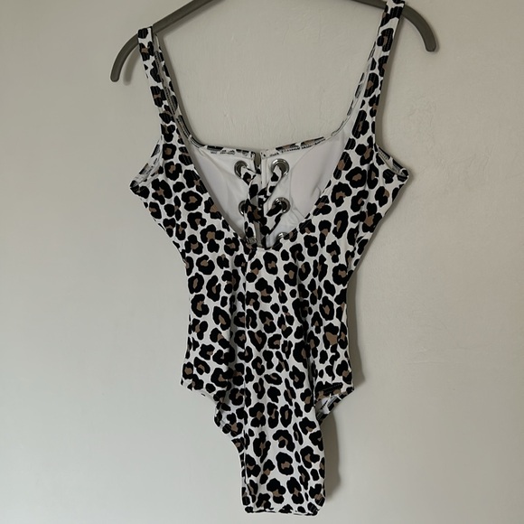 NWT Michael Kors Printed Lace Up Swimsuit - Picture 8 of 11